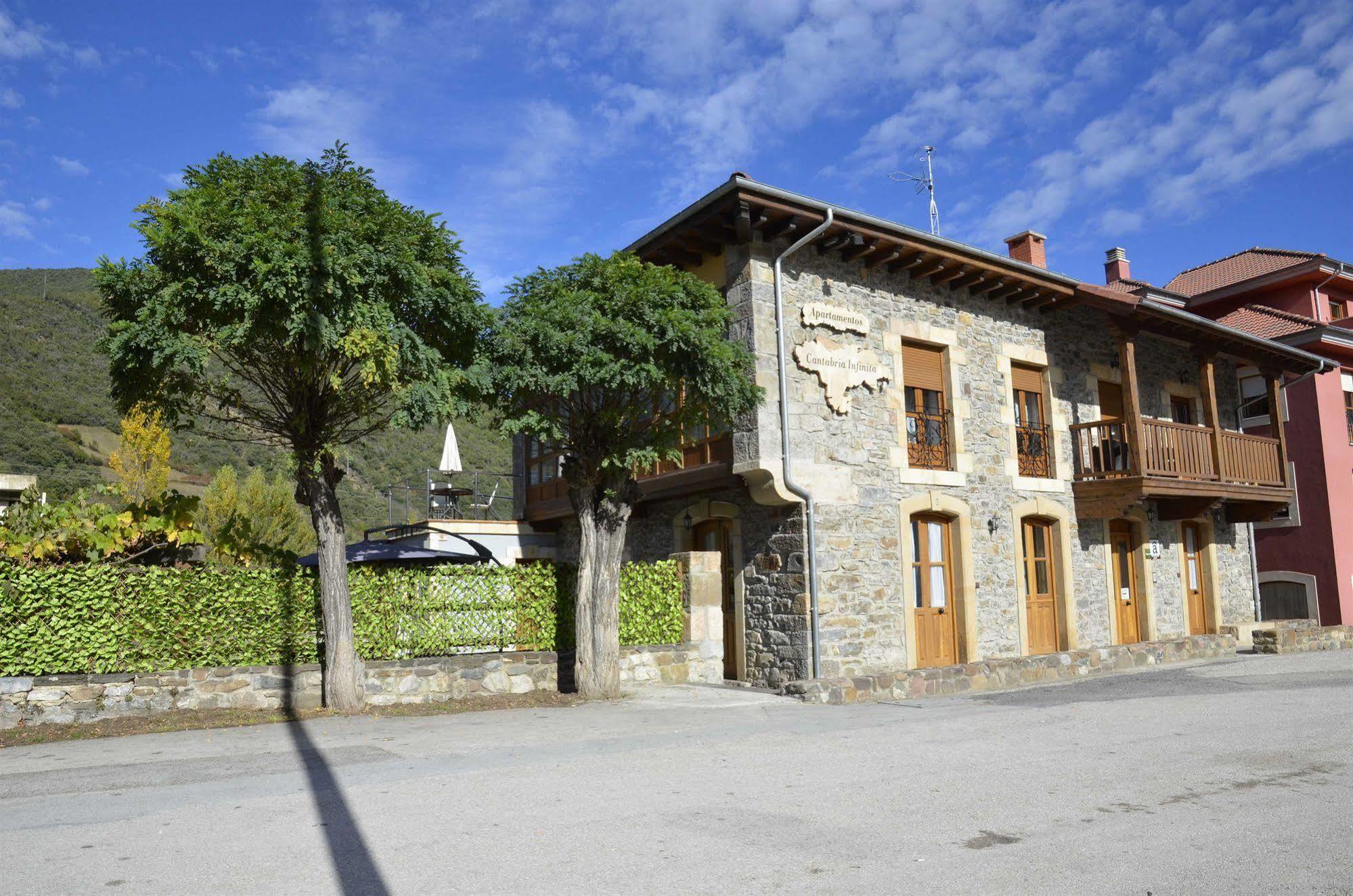 Apartamentos Spa Cantabria Infinita Cillorigo de Liebana Exteriör bild